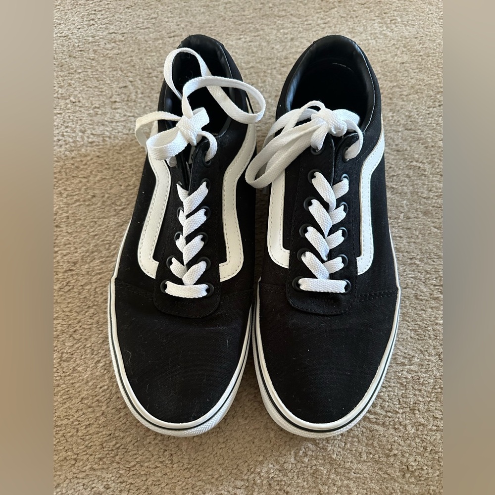 EEUC Women’s Vans shoes size 8.5